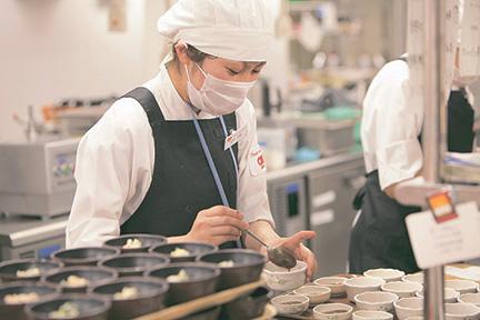 【岡部病院】調理師（契約社員）／エームサービスジャパン株式会社